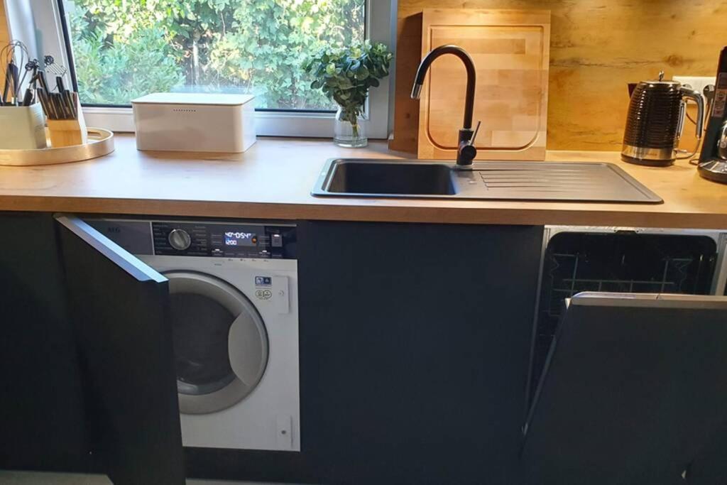 Charmantes Townhaus Mit Garten, W-Lan & Netflix Потсдам Екстериор снимка