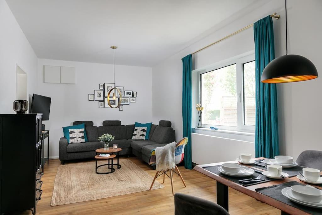 Charmantes Townhaus Mit Garten, W-Lan & Netflix Потсдам Екстериор снимка