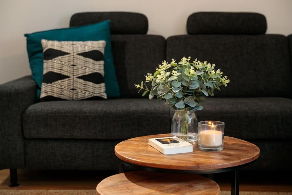 Charmantes Townhaus Mit Garten, W-Lan & Netflix Потсдам Екстериор снимка