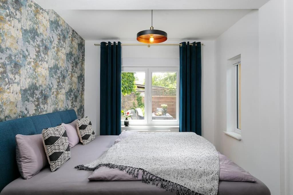 Charmantes Townhaus Mit Garten, W-Lan & Netflix Потсдам Екстериор снимка